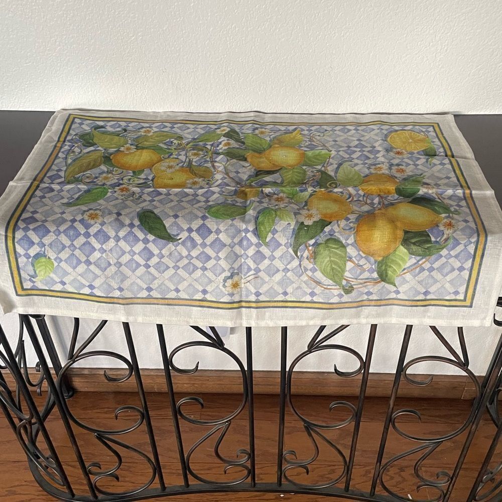 Sorrento Italy lemon printed table cloth